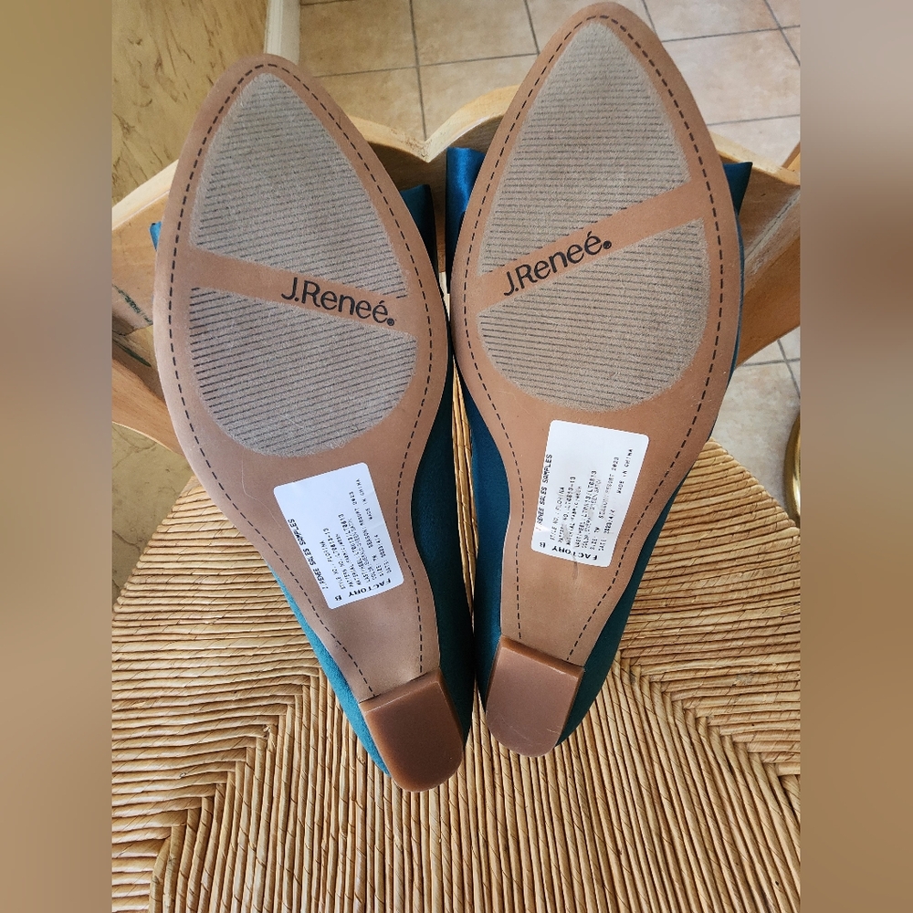 Brand New-Teal/Emerald Satin Shoes!!π¦ππ©΅ - Picture 8 of 9